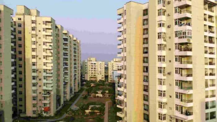 Greater Noida Flat Buyers can get big relief DM Calls meeting with builders for registry issues 