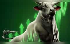  30 दिनों में ताबड़तोड़ कमाई, सोमवार को इन 4 Stocks पर रखें नजर 