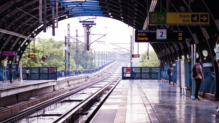 दिल्ली मेट्रो के आने से पहले पता चल जाता है कौन सा डिब्बा है खाली! रोज ट्रेन से चलने वालों को भी नहीं जानते ये ट्रिक दिल्ली मेट्रो के आने से पहले पता चल जाता है कौन सा डिब्बा है खाली! रोज ट्रेन से चलने वालों को भी नहीं जानते ये ट्रिक