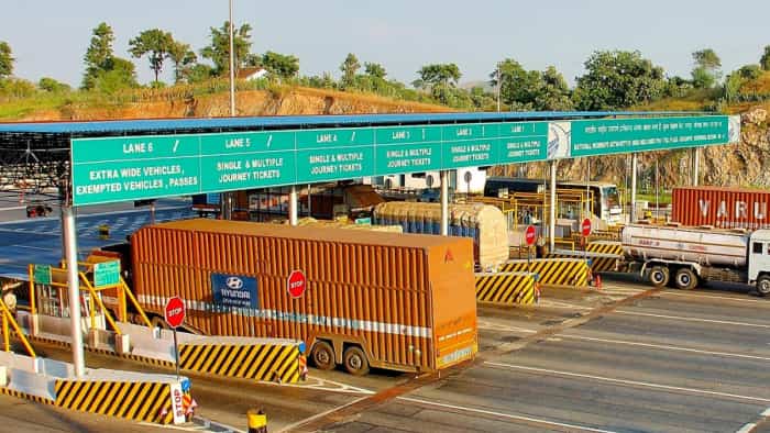 Nitin Gadkari important announcement will launch fastag annual pass worth rs 3000 on 15th august 2025