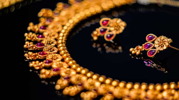 Gold rate today global tensions big update mcx silver price mumbai delhi