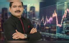  कच्चा तेल सीधे 13% लुढ़का, Anil Singhvi ने कहा- इन 8 शेयरों में तुरंत ले लें Buy-Sell की कॉल 