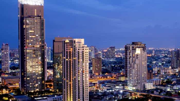 Gold Vs Real Estate Property Gave More Stable return then gold according to latest Report 