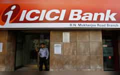  शुक्रवार को ICICI Bank का शेयर रहेगा फोकस में, SEBI ने भेजा है वॉर्निंग लेटर; Motilal Oswal ने शेयर पर दिया 40% ऊपर का टारगेट 