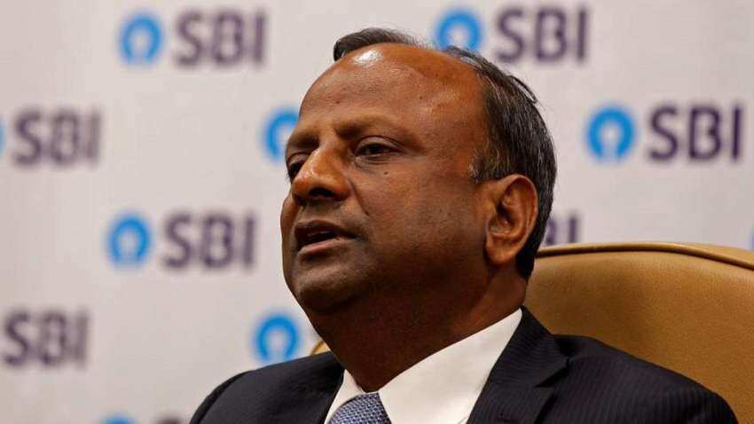 SBI चेयरमैन ने कहा- किसी और बैंक के अधिग्रहण की स्थिति में नहीं है स्टेट बैंक