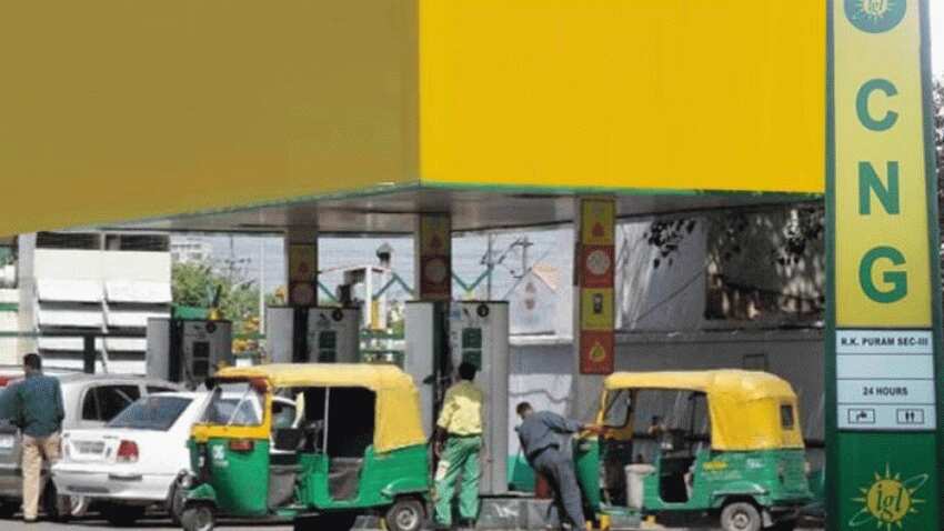 पेट्रोल-डीजल के बाद अब CNG के दाम बढ़े, दिल्ली में 44.30 रुपये किलो हुई सीएनजी