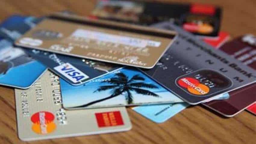 आज के बाद बेकार हो जाएगा बैंक ATM कार्ड, मास्‍टर-वीजा पेमेंट कंपनियों पर RBI चला सकता है हथौड़ा
