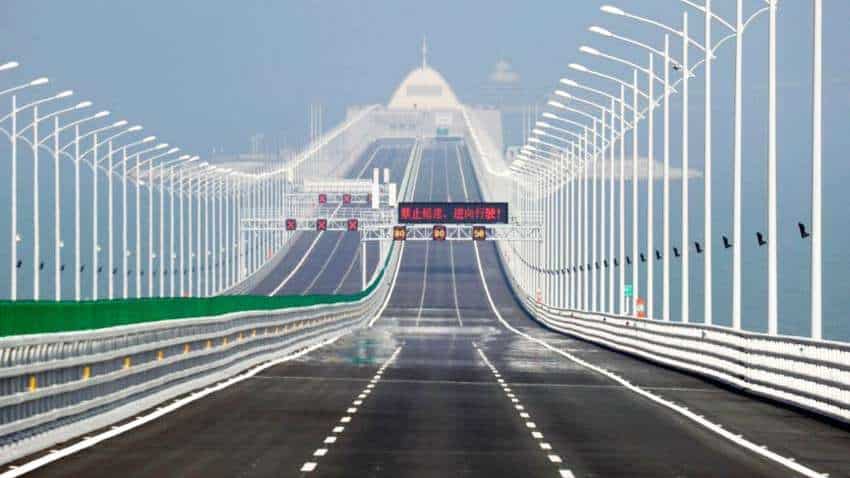 दुनिया का सबसे लंबा समुद्री पुल चीन में बनकर तैयार, समुद्र के अंदर सुरंग से भी गुजरेंगी गाड़ियां