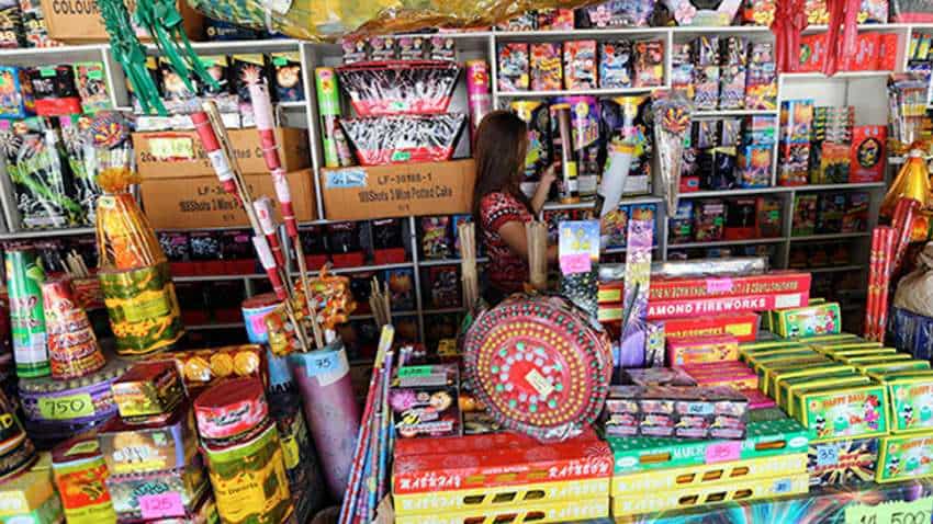 मुनाफे का कारोबार, सिर्फ 200 रुपए में शुरू करें दिवाली पर पटाखे का बिजनेस