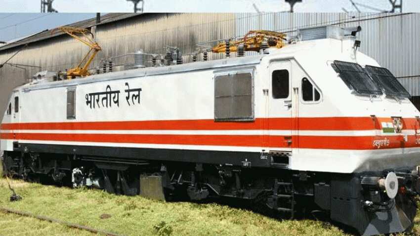 Railway ने सेमी हाई स्पीड गाड़ियों के लिए बनाए खास इंजन, 200 किलोमीटर प्रति घंटा है रफ्तार