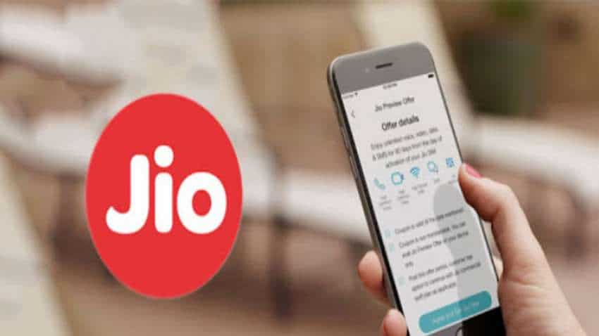 रिलायंस JIO ने पेश किया धांसू ऑफर, सिर्फ इन यूजर्स को मिलेगा 5400 रुपए का फायदा