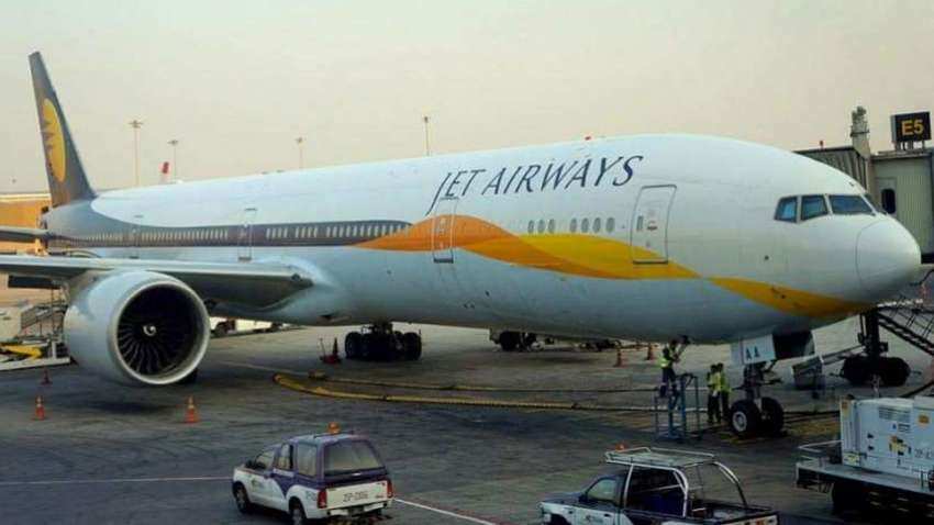 Jet Airways को एक और झटका, मुंबई एयरपोर्ट पर 'जेट' यात्रियों के लिए बंद हुई यह फ्री सेवा