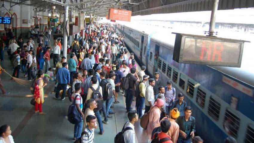 दिवाली और छठ के दौरान भीड़ को कंट्रोल करने के लिए रेलवे स्टेशनों पर भारी इंतजाम
