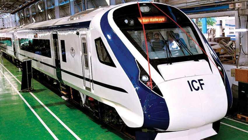 VIDEO: कल से पटरियों पर 160Km/घंटा की रफ्तार से दौड़ेगी Train18, होंगी ये सुविधाएं