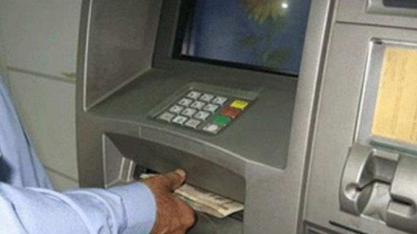 बंद हो सकते हैं देश के आधे से ज्यादा ATM, अगले साल हो सकती है कैश की भारी किल्लत