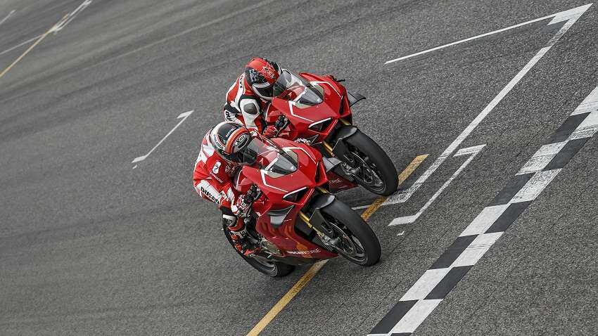Ducati ने लॉन्‍च की अबतक की सबसे दमदार बाइक, कीमत 52 लाख से है शुरू