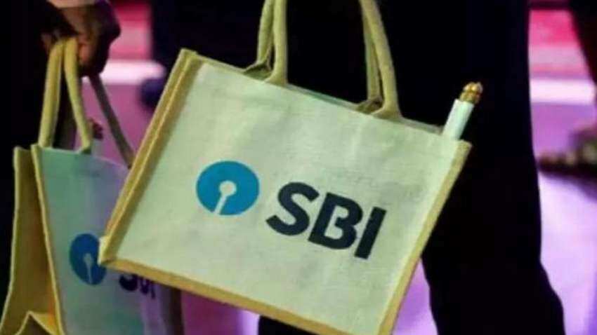 SBI में खाता है तो हो जाएं अलर्ट, 1 दिसंबर से बंद हो जाएंगी ये 4 जरूरी सर्विस