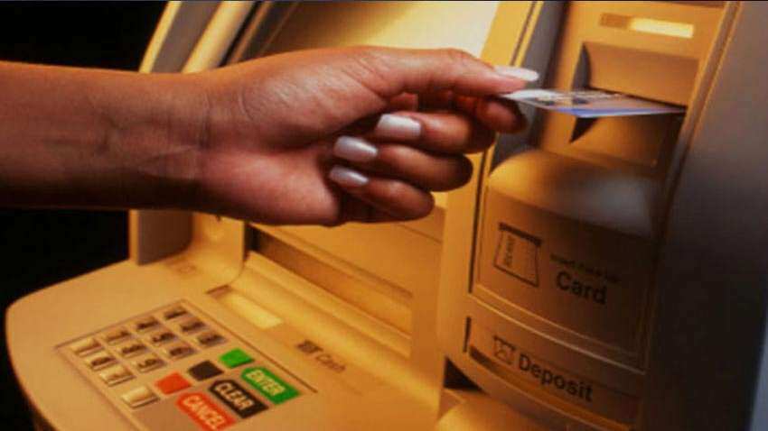 ATM से नोटों की बरसात, 100 की जगह निकले 500 के नोट, मचने लगी लूट