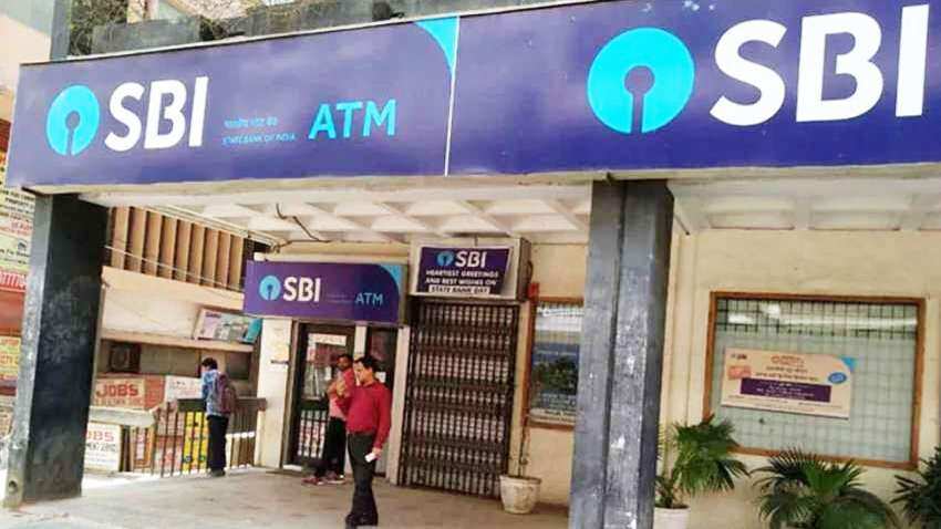 SBI ग्राहक एटीएम से कर सकते हैं अनलिमिटेड फ्री ट्रांजेक्शन, लेकिन...