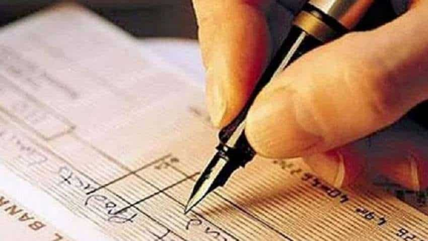 Cheque Bounce: बाउंस चेक देने वाले के साथ ही चेक लेने वाले पर भी लगती है पैनाल्टी