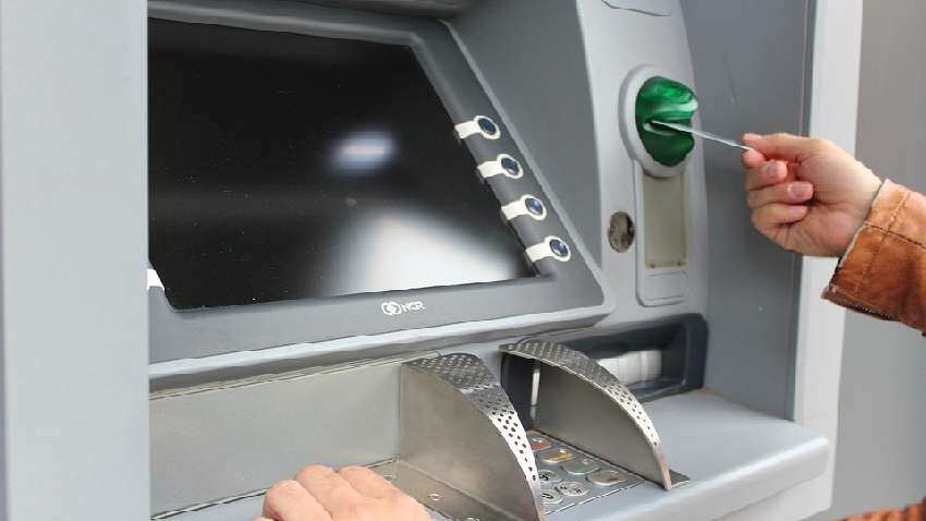 RBI की रिपोर्ट में हुआ खुलासा, वित्‍त वर्ष 2017-18 में 1000 कम हुई ATM की संख्‍या