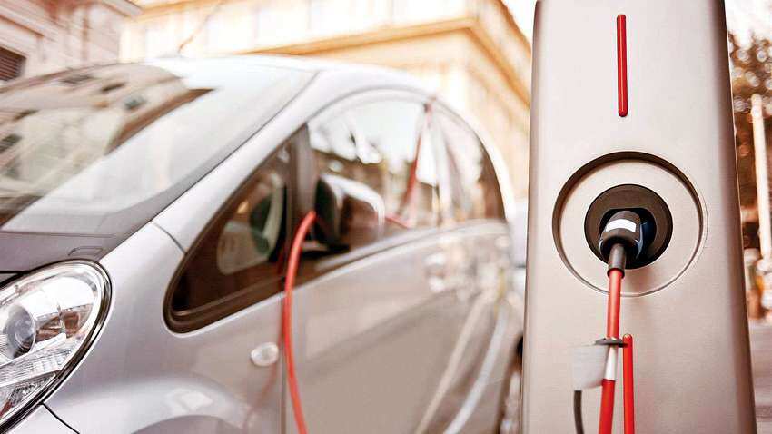 इलेक्ट्रिक कार 30 रुपये में 22 किलोमीटर का सफर तय करेगी, 15 मिनट में हो जाएगी इतनी चार्ज