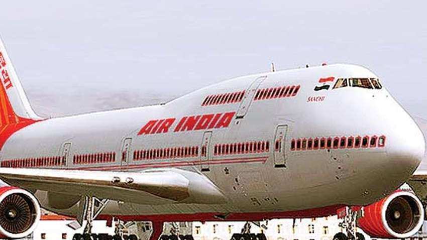 Air India के विमान से चुराते थे खाना, 4 अधिकारियों के खिलाफ कार्रवाई