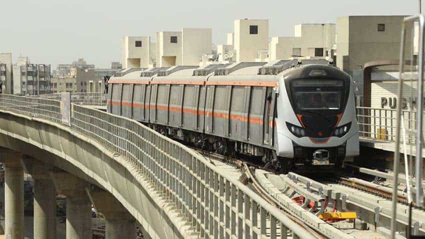अहमदाबाद को मिला मेट्रो ट्रेन का तोहफा, पीएम मोदी ने की ट्रेन की सवारी