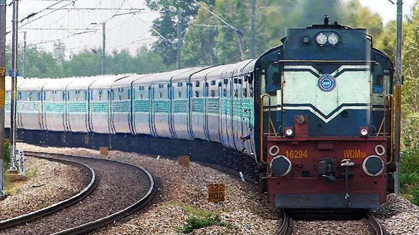 ट्रेन में रिजर्वेशन कराने वालों को मिलेगी नई सुविधा, 1 मई से Railway करेगा बड़ा बदलाव