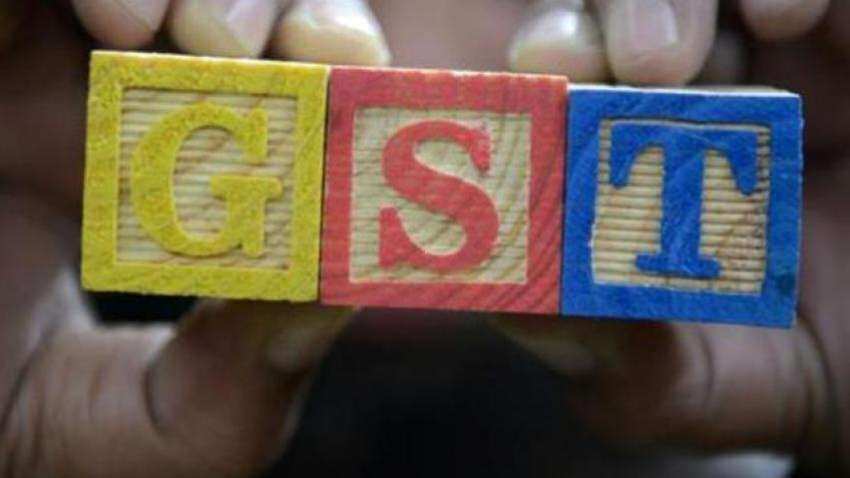 GST रिटर्न के लिए नया सरल फार्म, अभी और करना होगा इंतजार