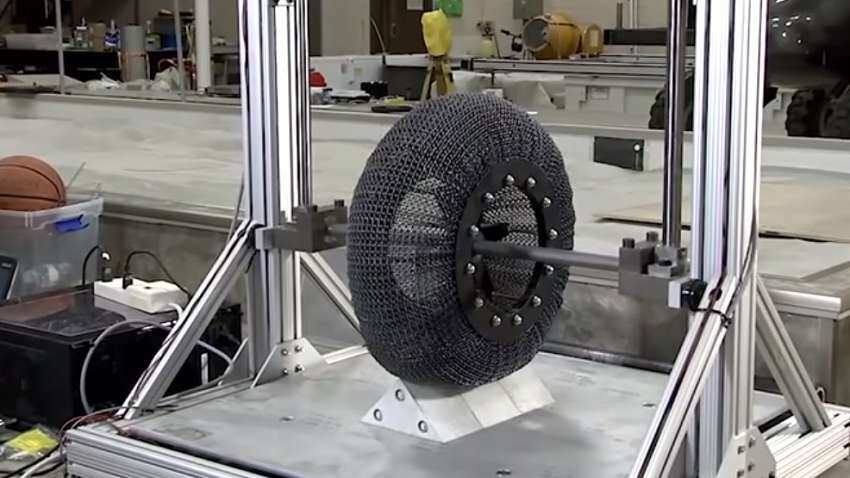 NASA के वैज्ञानिकों ने खोजा Superlastic टायर, अब आपकी बाइक-कार को देगा रफ्तार