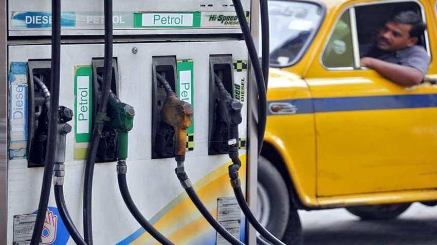 दिल्ली में पेट्रोल तीन दिनों में 23 पैसे हुआ महंगा, जानें आज Petrol-Diesel के क्या हैं भाव