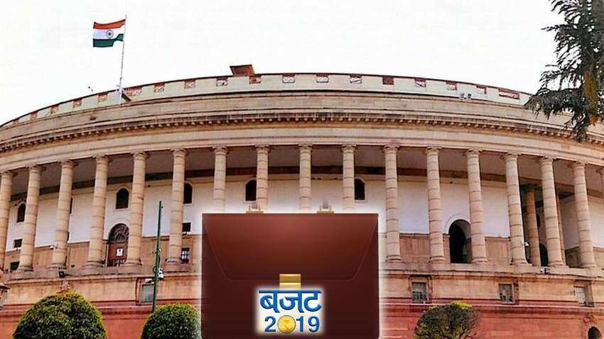 Budget 2019: कभी शाम 5 बजे पेश होता था बजट, इस वित्त मंत्री ने बदली अंग्रेजों की परंपरा