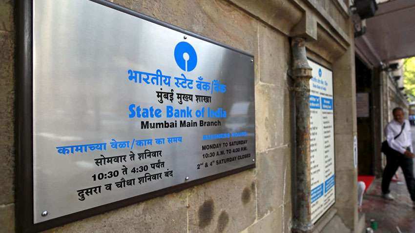 SBI ने किया अलर्ट, 42 करोड़ ग्राहकों से कहा- 'पैसा बचाने के लिए इस बात पर जरूर ध्यान दें'