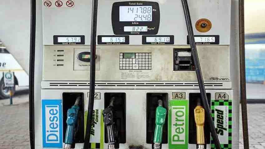 पेट्रोल की कीमत छह दिन स्थिर रहने के बाद आज इतनी घटी, डीजल ने भी दी राहत