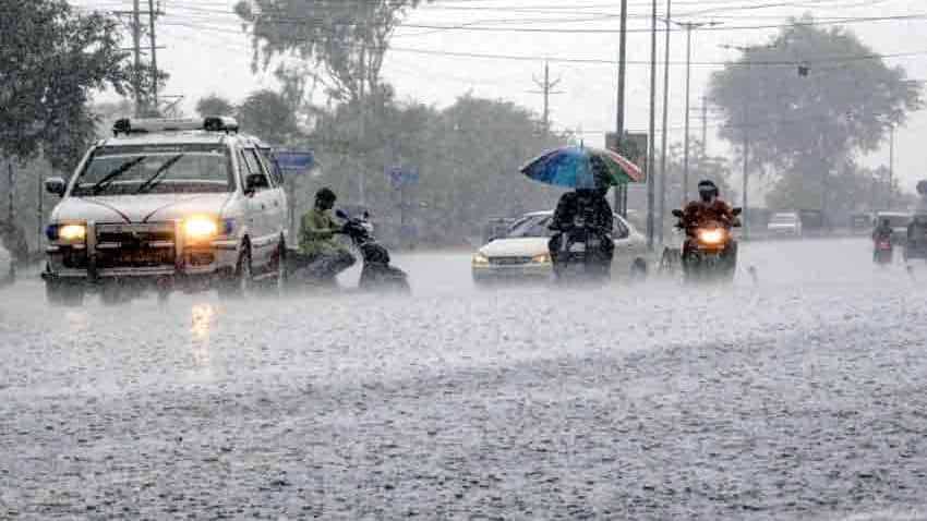 सूखे का सामना कर रहे मध्य प्रदेश में हो रही रिकॉर्ड बारिश, हर तरफ पानी ही  पानी | Zee Business Hindi