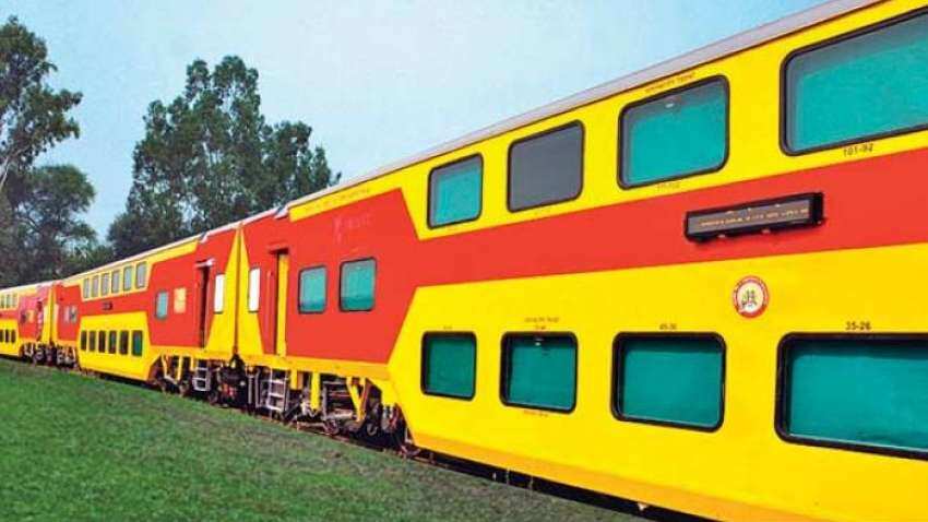 इंडियन रेलवे चलाएगा नई डबल डेकर ट्रेन, फीचर्स जानकर रह जाएंगे हैरान