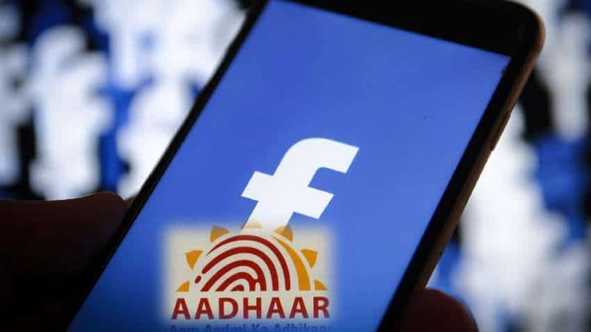 Facebook और ट्विटर के लिए भी जरूरी हो सकता है Aadhaar, जानें क्या है मामला