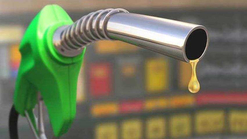 क्यों घटते हैं पेट्रोल-डीजल के दाम? ये 4 चीजें तय करती हैं कितनी गिरेगी कीमत