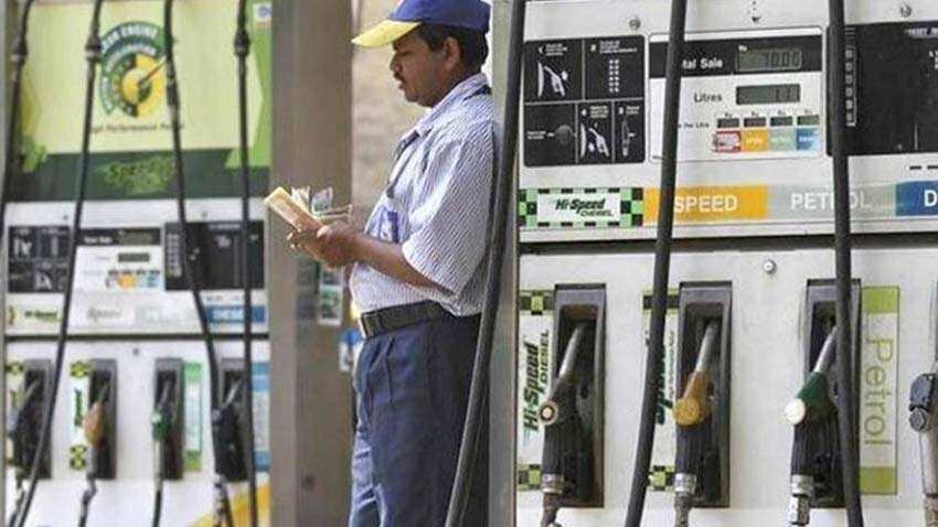 लगातार दूसरे दिन सस्ता हुआ Petrol-Diesel, जानिए आज क्या है आपके शहर का भाव