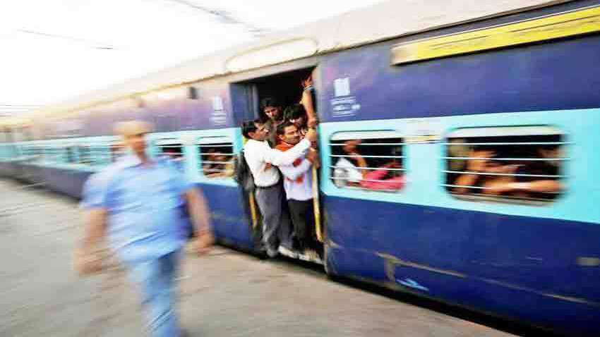 293 ट्रेनें की गईं रद्द, Indian Railways ने जारी की कैंसिल ट्रेनों की पूरी लिस्ट