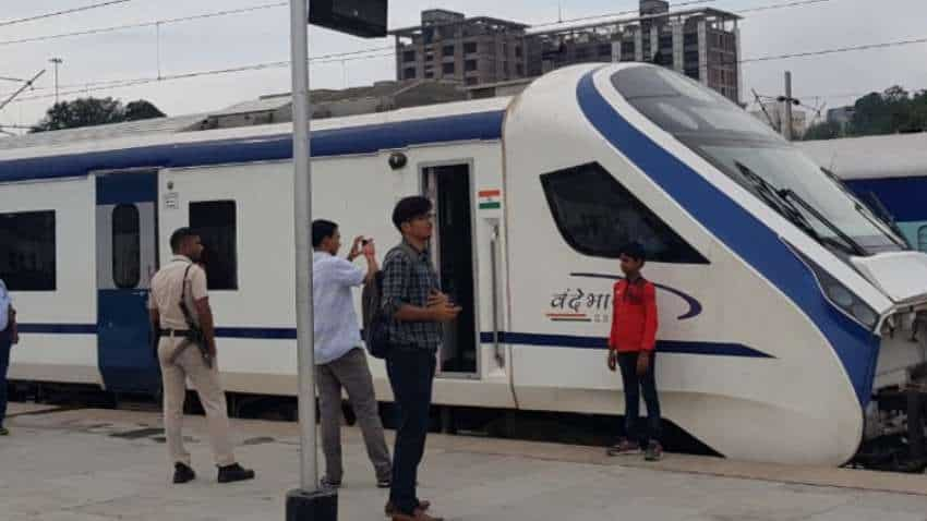 Vande Bharat Express में 400 रुपये तक सस्ता मिल सकता है टिकट, ऐसे करें बुकिंग