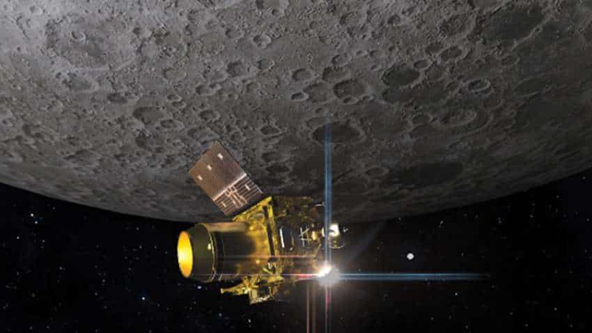 चंद्रयान-2: चांद से आई तस्वीरें, क्या अब भी विक्रम लैंडर से हो सकता है संपर्क? जानिए