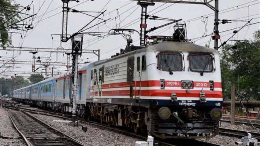 Indian Railways ALERT! देश को आज मिलेगा बड़ा तोहफा, 10 रूटों पर शुरू होंगी नई ट्रेनें