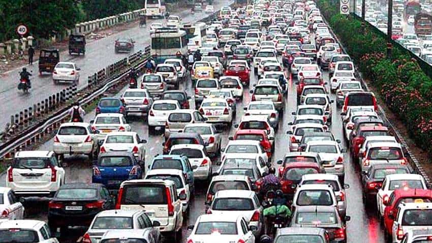 ऑड-ईवन: गलती से भी दिल्ली में गाड़ी लाए तो लगेगा 4000 रुपए जुर्माना, सिर्फ इन्हें मिली छूट