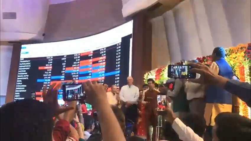 मुहूर्त ट्रेडिंग: दिवाली की लिवाली से गुलजार हुआ बाजार, निफ्टी 11,628 और सेंसेक्स 39,250.20 के स्तर पर बंद