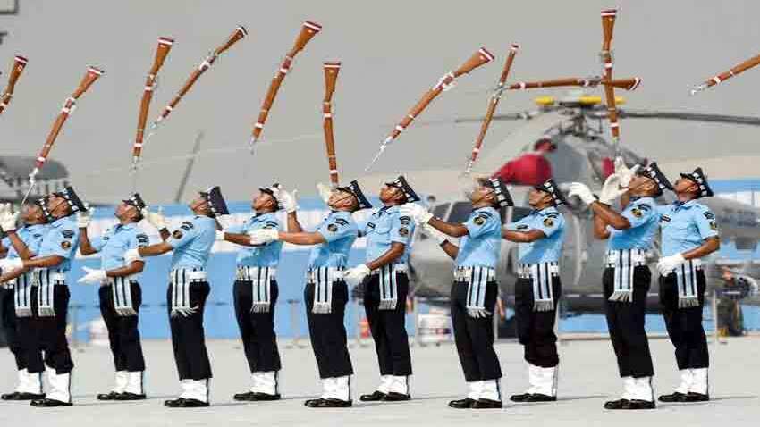 Indian Air Force में करियर बनाने को सुनहरा मौका, 1,10,700 रुपये तक है पे स्केल