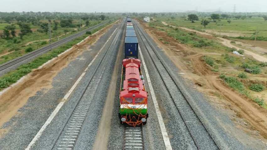  Indian Railways ने लोगों को पटरियों से दूर रहने को कहा, जानिए क्या है वजह