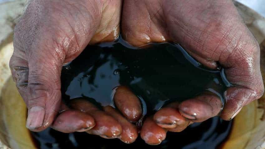 Crude Oil price: अभी और गिरेंगे कच्चे तेल के दाम, सऊदी अरामको ने किया सप्लाई बढ़ाने का ऐलान