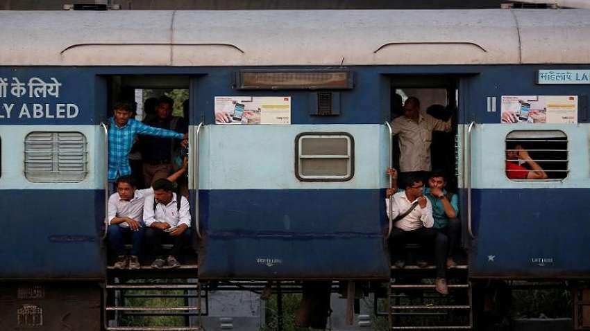 Indian Railways ने 619 ट्रेनों को कर दिया कैंसिल, सफर से पहले यहां चेक करें पूरी लिस्ट